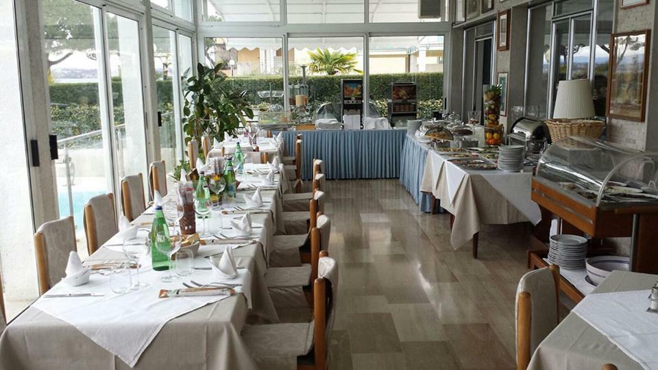 Hotel Cristallo Peschiera del Garda Exterior foto